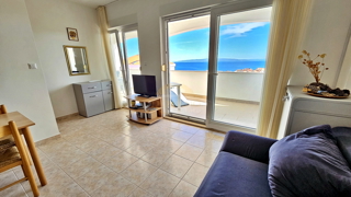 Dvosobno stanovanje v Okrugu Gornjem/Čiovo z lepim pogledom na morje in s bazenom